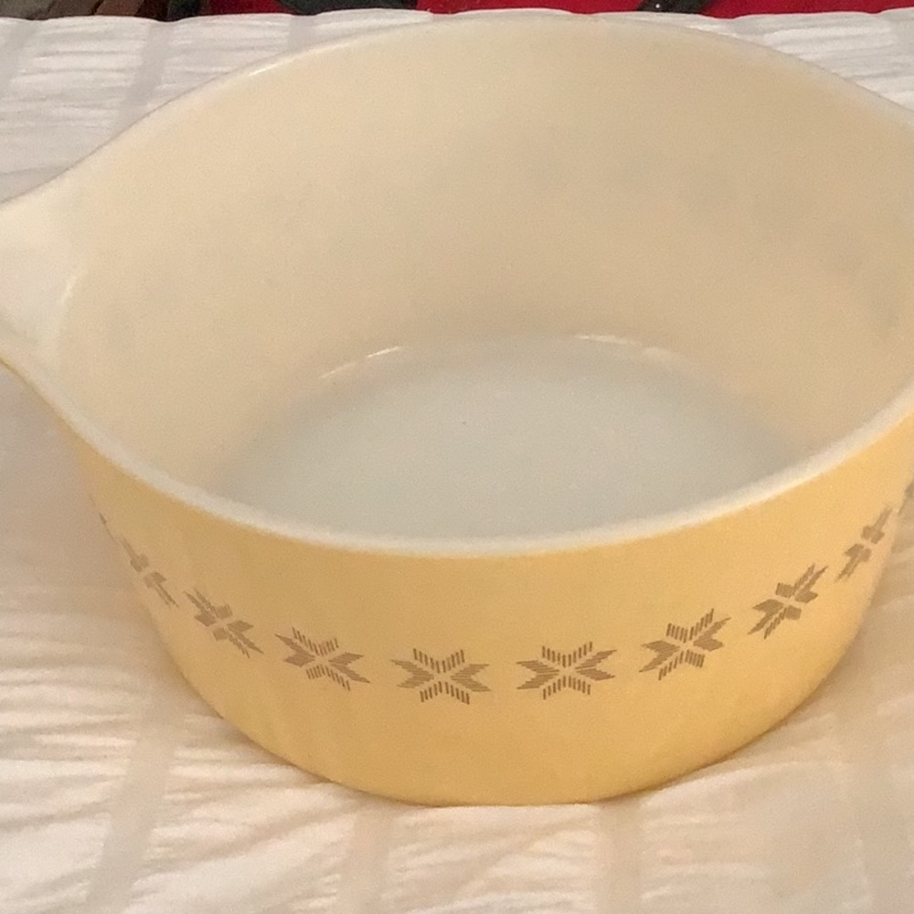 Pyrex Vintage Town Country Casserole